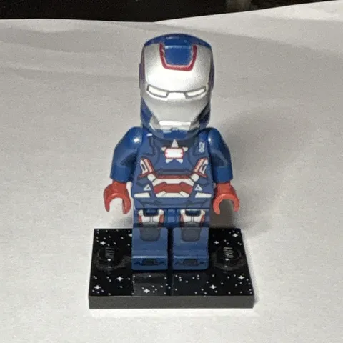 LEGO Marvel Super Heroes Iron Patriot Minifigure Missing Back Gun