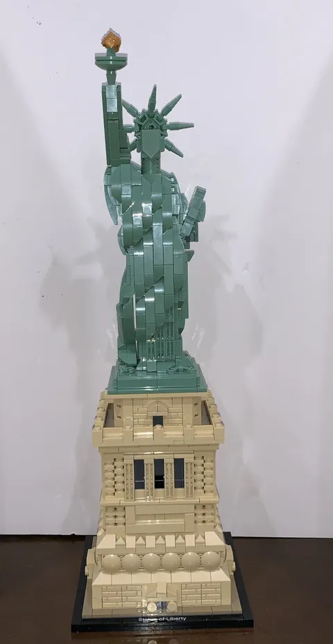 LEGO Statue of Liberty Architecture Collection (21042) Model Building Set Toy