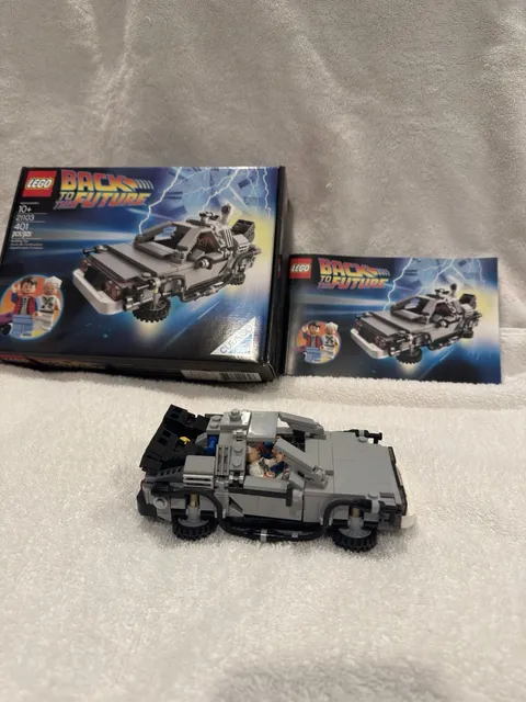 LEGO Ideas: The DeLorean Time Machine (21103)