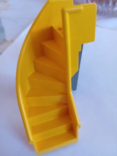 No 589 Lego Spiral Staircase 2046 Yellow