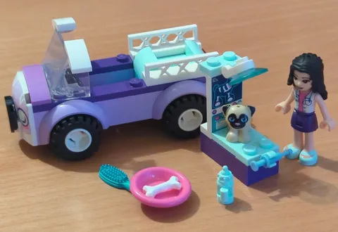 Lego Friends: 41360 Emma's Mobile Veterinary Clinic 100% Complete w/ Minifigure