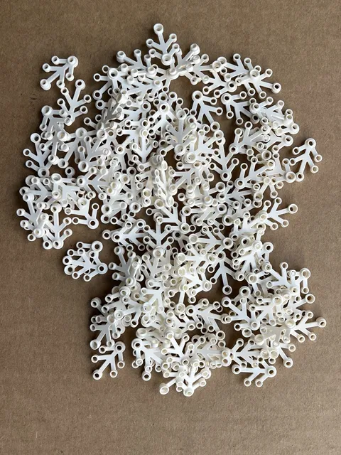 Lego White Plant Leaves (138 Qty)