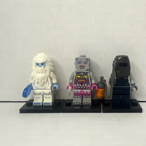 LEGO Mini-figures series 11 Lot of 3: White Yeti, Robot, Helmet Figure