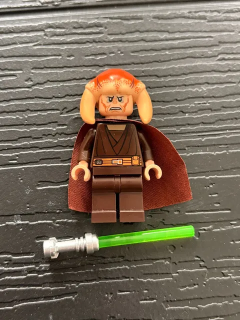 Lego Star Wars Minifigure: Saesee Tiin Sw0420