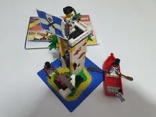 LEGO 6265 Sabre Island (1989) - Pirates / Imperial Soldiers Pirates Blue Skirts
