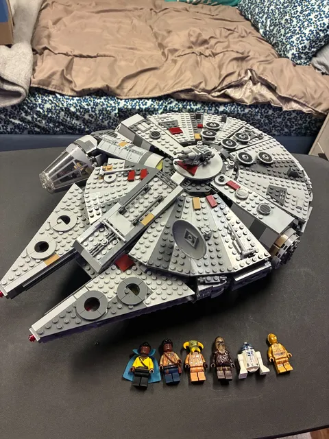 LEGO Star Wars: Millennium Falcon (75257) USED