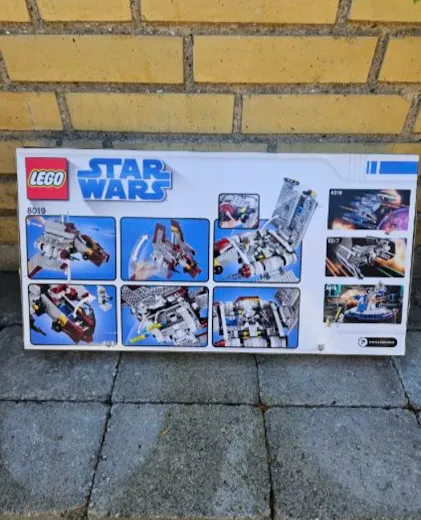 LEGO Star Wars: Republic Attack Shuttle (8019) unopened