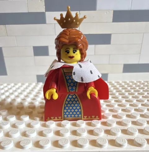LEGO Castle Queen Minifigure Cape 2016 rare