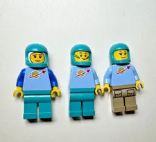 3 LEGO Rare Spaceman torsos + 3 Spaceman helmets and pants V READ DESCRIPTION V