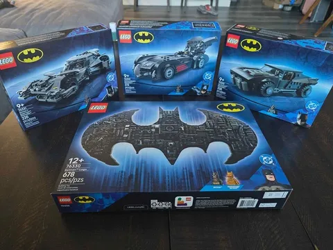 🦇 NEW & SEALED LEGO Batman Collection – Includes Exclusive Gold Variant Codes 