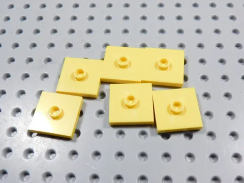 LEGO Lot of 6 Yellow 2x2 Smooth Plates w/ Stud in Center BK