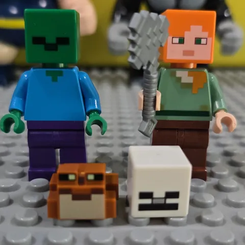 LEGO Minecraft Alex & Zombie Minifigures w/ Weapon Accessory