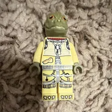 LEGO Minifigure - Green Lizard/Reptile Head w/ Tan & Yellow Outfit