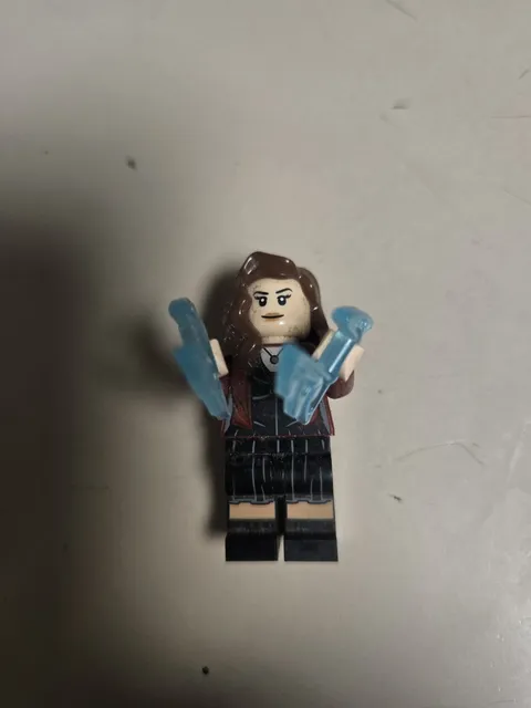 LEGO minifigure Scarlet Witch sh0174 Marvel Avengers Age Ultron 76031 Wanda