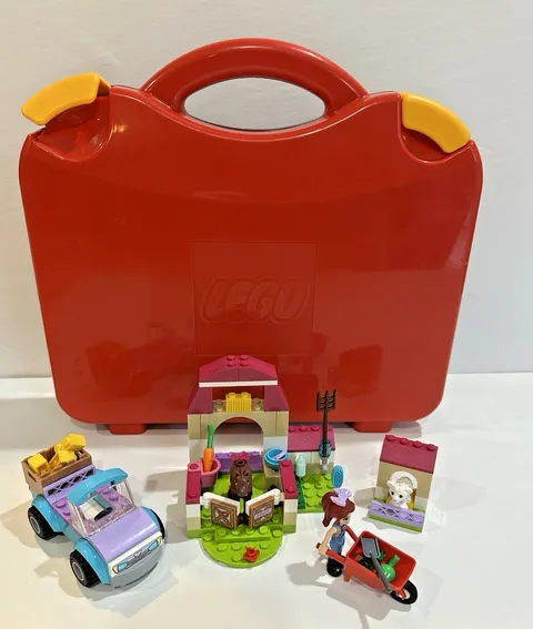 LEGO Juniors Friends 10746 Mia's Farm Suitcase Building Toy Complete Set - NICE