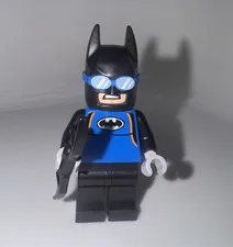LEGO Batman Minifigure Black & Blue Suit w/ Cape, Goggles & Blaster
