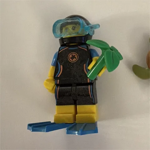 LEGO Minifigures Series 20 Sea Scuba Diver Minifigure Turtle 71027 RARE RETIRED 