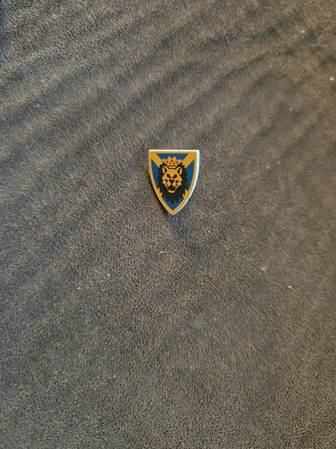 Vintage Lego Royal Knights Dark Lion Shield from 1995 Mini-figures 