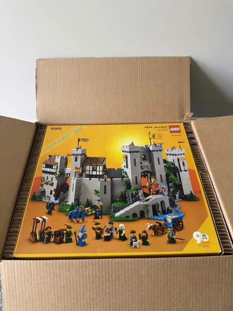 LEGO Lion Knight’s Castle 10305 Brand New Factory Sealed With Shipping Box