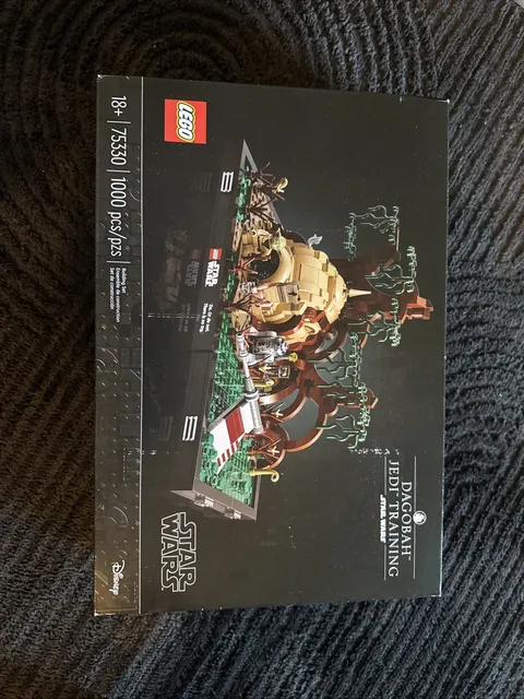 LEGO Star Wars: Dagobah Jedi Training Diorama (75330)