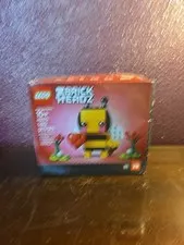 LEGO BrickHeadz Series Valentine's Bee 40270 (SEALED)