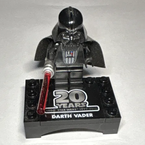 LEGO Star Wars Darth Vader Minifigure w/ Cape Red Lightsaber 20 Years Stand