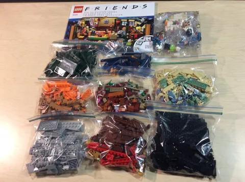 EUC Lego Ideas #21319 Friends Central Perk 100% TV Show Sitcom w Manual Figs