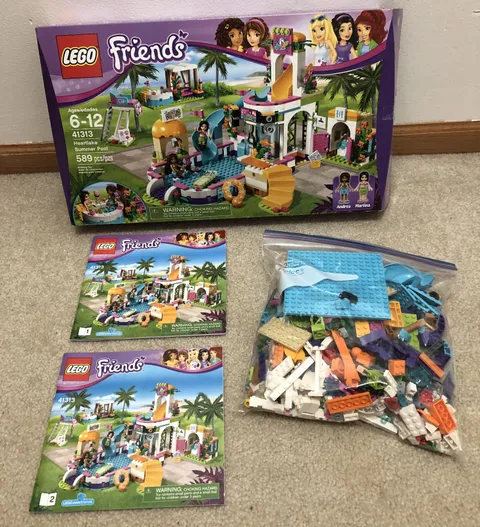 LEGO FRIENDS: Heartlake Summer Pool (41313) with manuals and box 100% complete