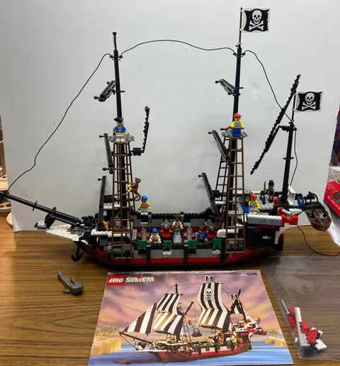 LEGO Pirates 6286 - Skull's Eye Schooner Pirate Ship Not Complete