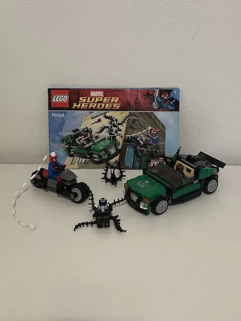 *Retired* LEGO 76004 - Spider-Cycle Chase - 100% Complete With Minifigs