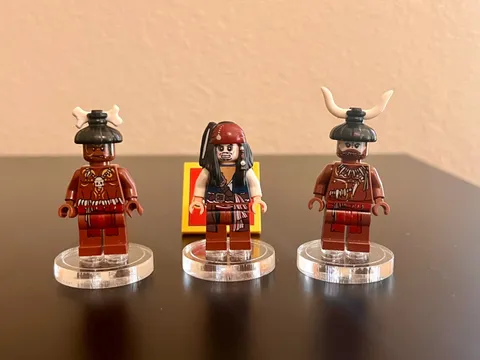 LEGO Pirates of Caribbean 2011 Jack Sparrow Zombie face and 2 Cannibals Retired!