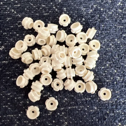 LEGO 24866 White Plate, Round 1 x 1 with Flower Edge (5 Petals) - 50 Pieces