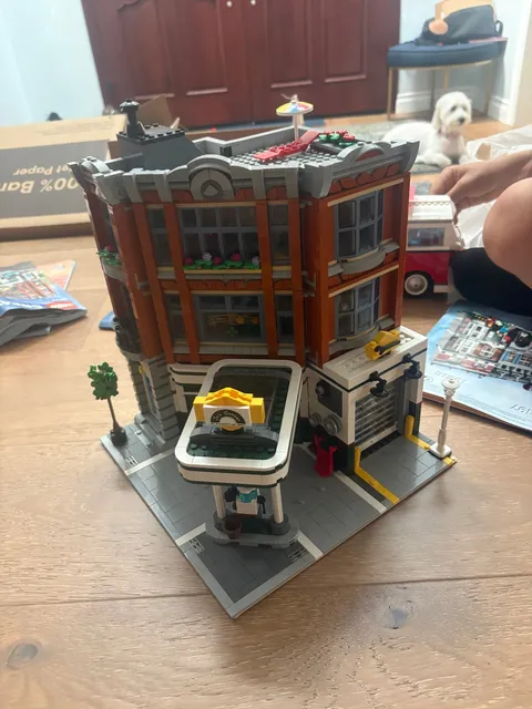 LEGO CREATOR: Corner Garage (10264)