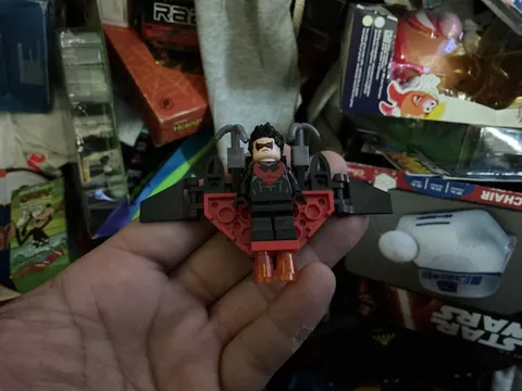 LEGO Nightwing Glider Jetpack minifigure 76011 Super Heroes DC