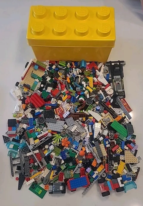 3.75 Lbs + LEGO Storage Brick 8 Stud Large Yellow Container Plastic Bin (B1-G)