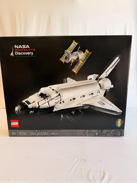 🚀 LEGO 10283 NASA Space Shuttle Discovery Sealed Retired Space Shuttle Set
