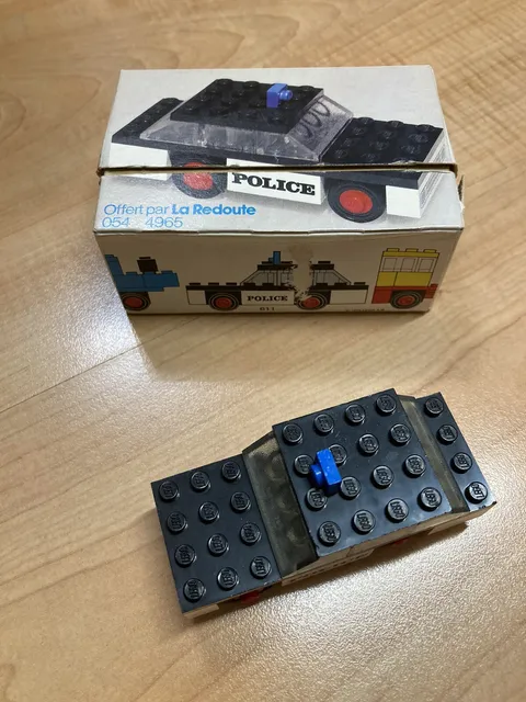 Vintage Lego 611 Police Car Promotional "La Redoute" Complete with Instructions