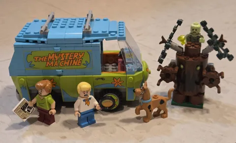 LEGO Scooby-Doo The Complete Mystery Machine 75902 & 4 Minifigures OOP SOLD OUT 