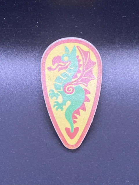 LEGO Old Gray Shield Oval w/Green Red Dragon Yellow Background 6076 6082#2586p4b