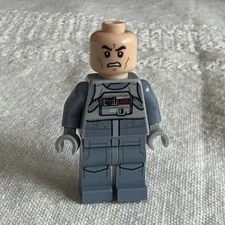 LEGO Star Wars AT AT driver minifigure