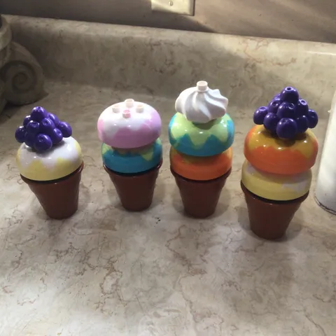 18 pc LEGO Duplo Ice Cream/ Cupcake Lot #3