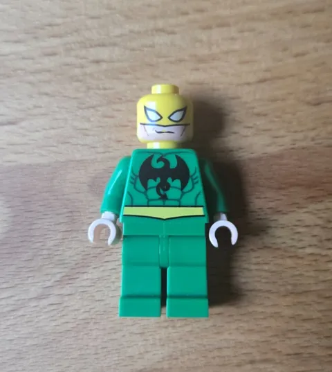 Genuine LEGO Super Heroes Iron Fist Minifigure sh0041 — Set 6873 — Rare Marvel