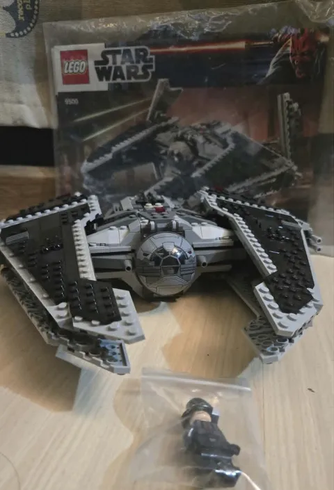 LEGO Star Wars: Sith Fury-Class Interceptor (9500) Used