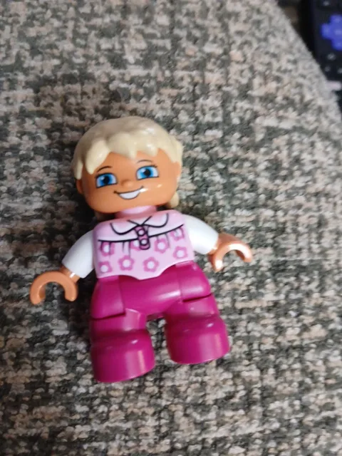 Lego Duplo Blonde Toddler Girl Daughter Pink Flowers Shirt Figure M