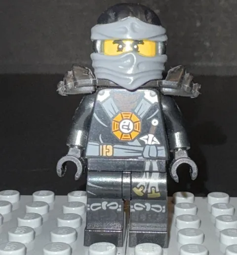 Lego Ninjago: Deepstone Possession Cole Minifigure - njo0140