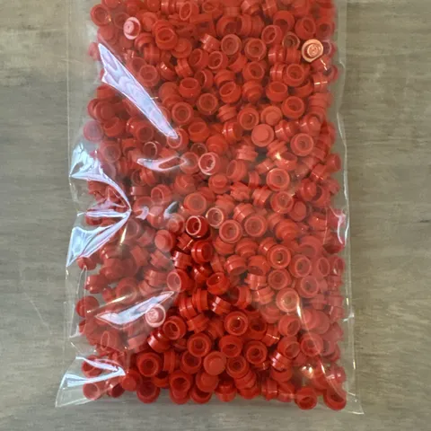 LEGO Lot Of 600 1X1 Red Genuine Round Dot Plates Bricks Dots Stud Caps