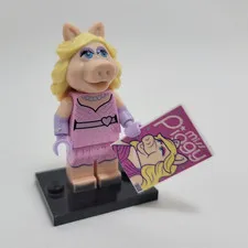 LEGO Minifigures The Muppets Miss Piggy Pink Dress Minifigure coltm06