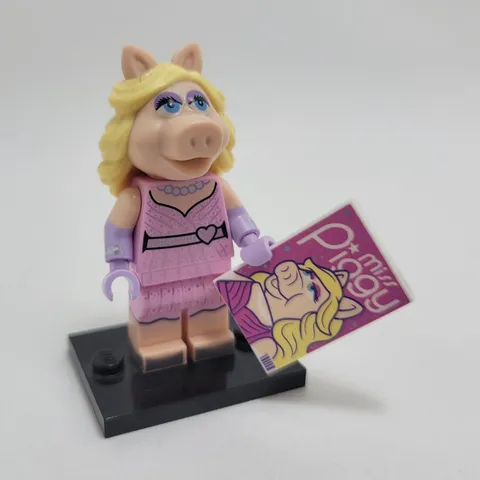 LEGO Minifigures The Muppets Miss Piggy Pink Dress Minifigure coltm06