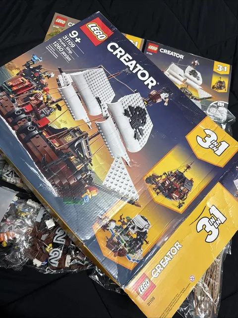 LEGO 31109 Pirate Ship CREATOR 3 in 1 SEALED Retired Set Collectable