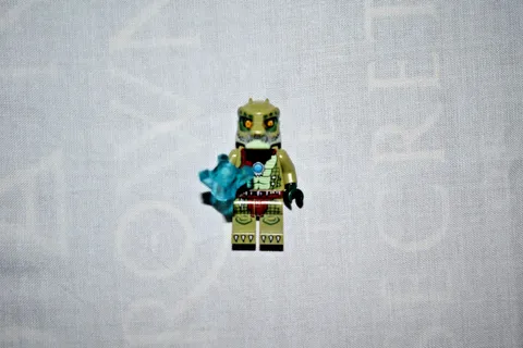 LEGO Minifigure Legends of Chima loc013 Crawley Crocodile Tribe